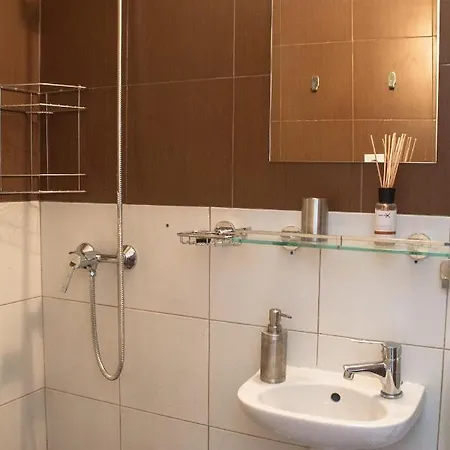 Liliom Apartman *